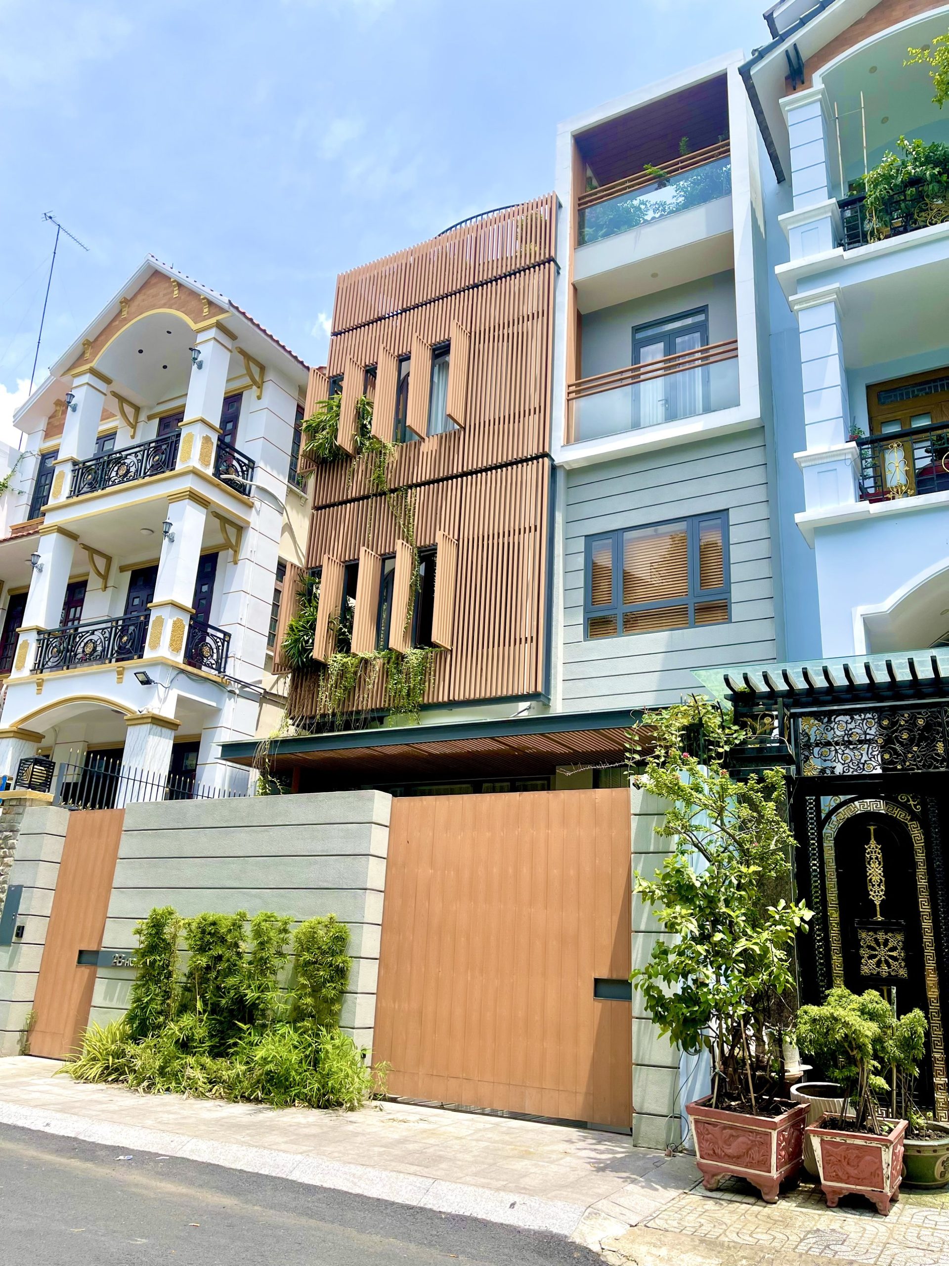 Bán Nhà 4 Góc Mặt Tiền Hoàng Sa Quận 1 Phường Tân Định Giá 15 Tỷ TL