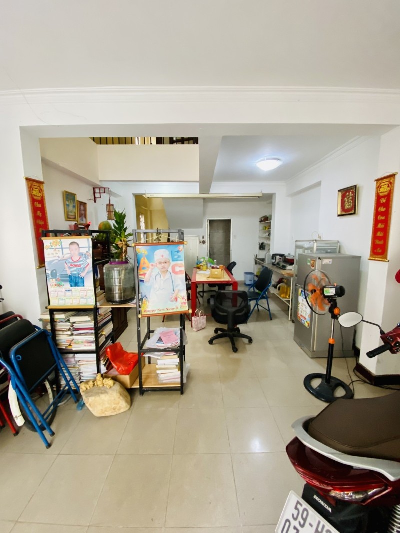 Lô góc sát măt tiền Trần Hưng Đạo, Quận 5, 4 tầng, 36m2, giá rẻ