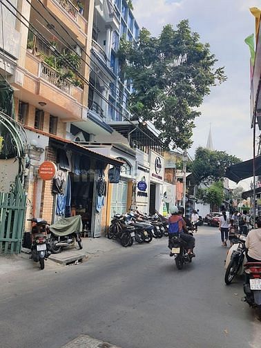 Nhà Mặt tiền Lê Thị Hồng Gấm, Kinh doanh sầm uất, Quận 1, chỉ 22 tỷ