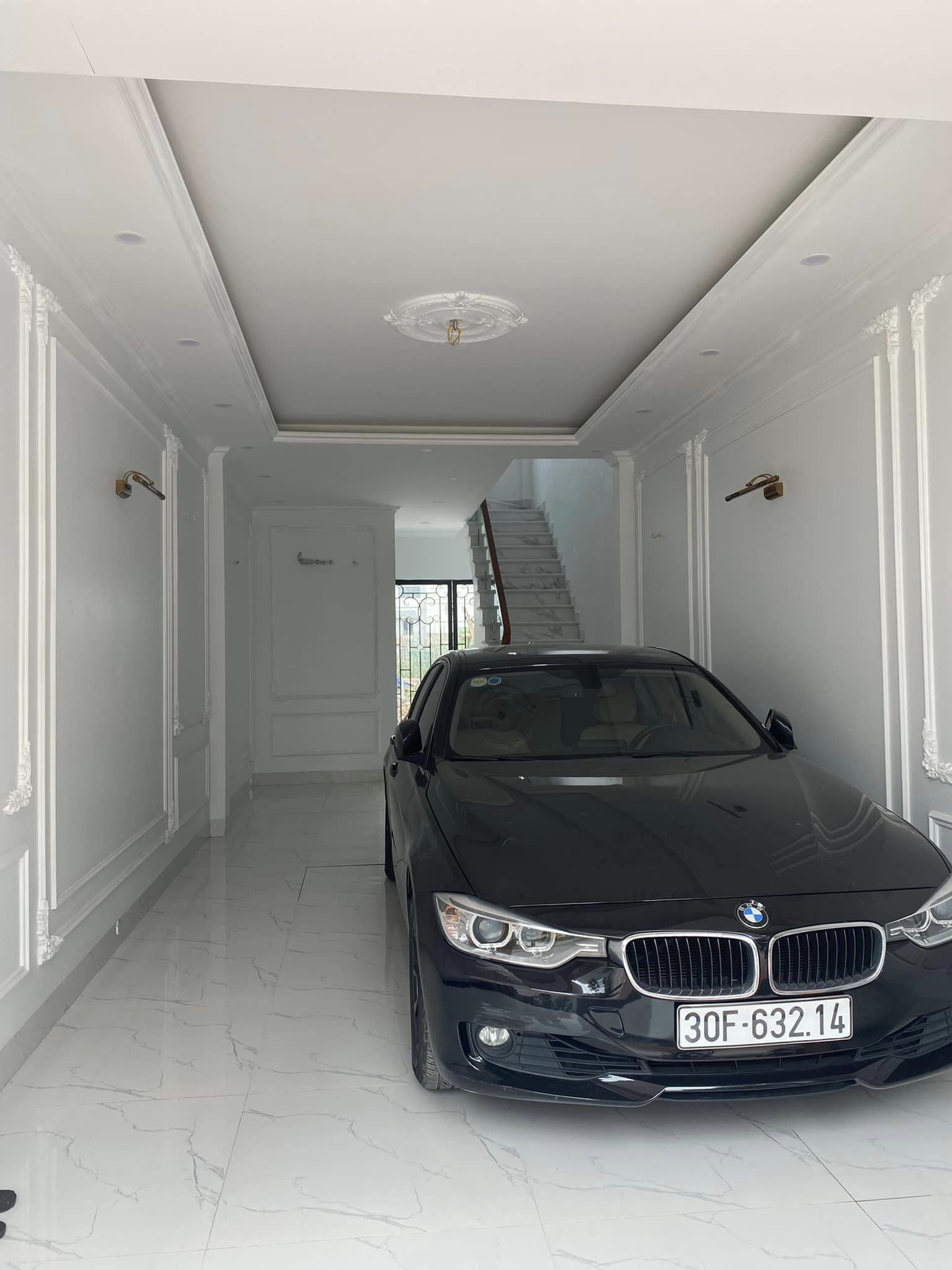 nhỉnh 3 tỷ vừa kinh doanh được vừa 2 ô tô tránh BÁN NHÀ TÂY HỒ.