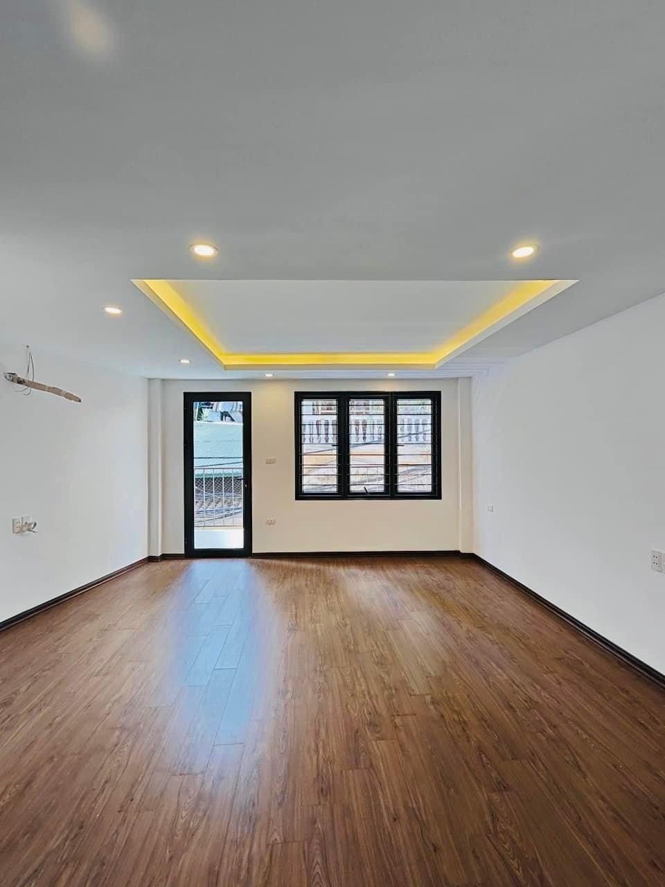 HIẾM HIẾM NHÀ ĐẸP Ở NGAY phố Tôn Đức Thắng Đống Đa 27m2 4 tầng ngõ thông