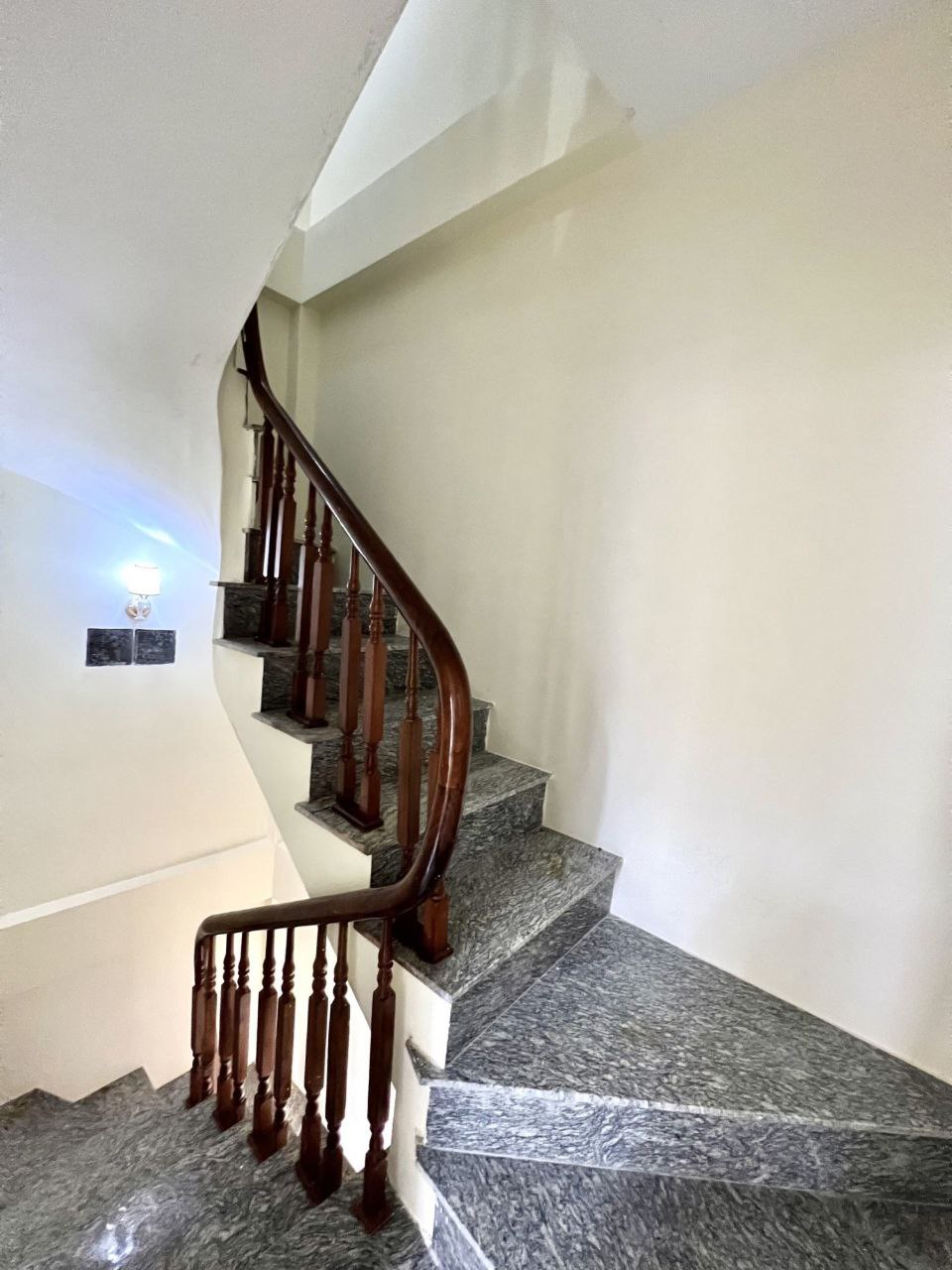 BÁN NHÀ TRƯỚC TẾT KHU VĂN MIẾU 25M2 NHỈNH 2 TỶ NGÕ THÔNG GẦN PHỐ