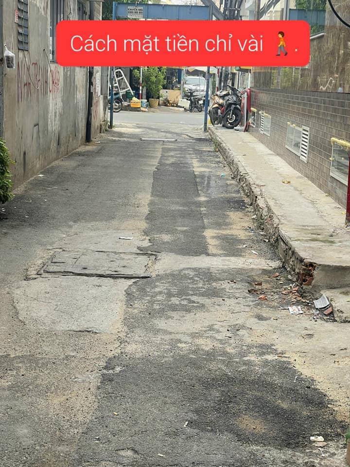 Bán nhà 3 tầng đường Tân Sơn Nhì, hẻm xe hơi, 51m2 chỉ 5.95 tỷ