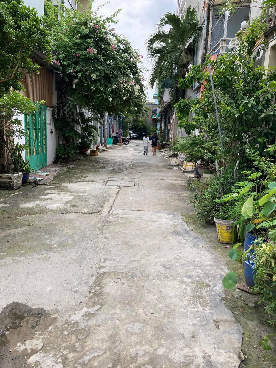 Bán nhà ngay Aeon tân phú 3 tầng, đường hương lộ 3, HXH, 40m2 chỉ nhỉnh 5 tỷ