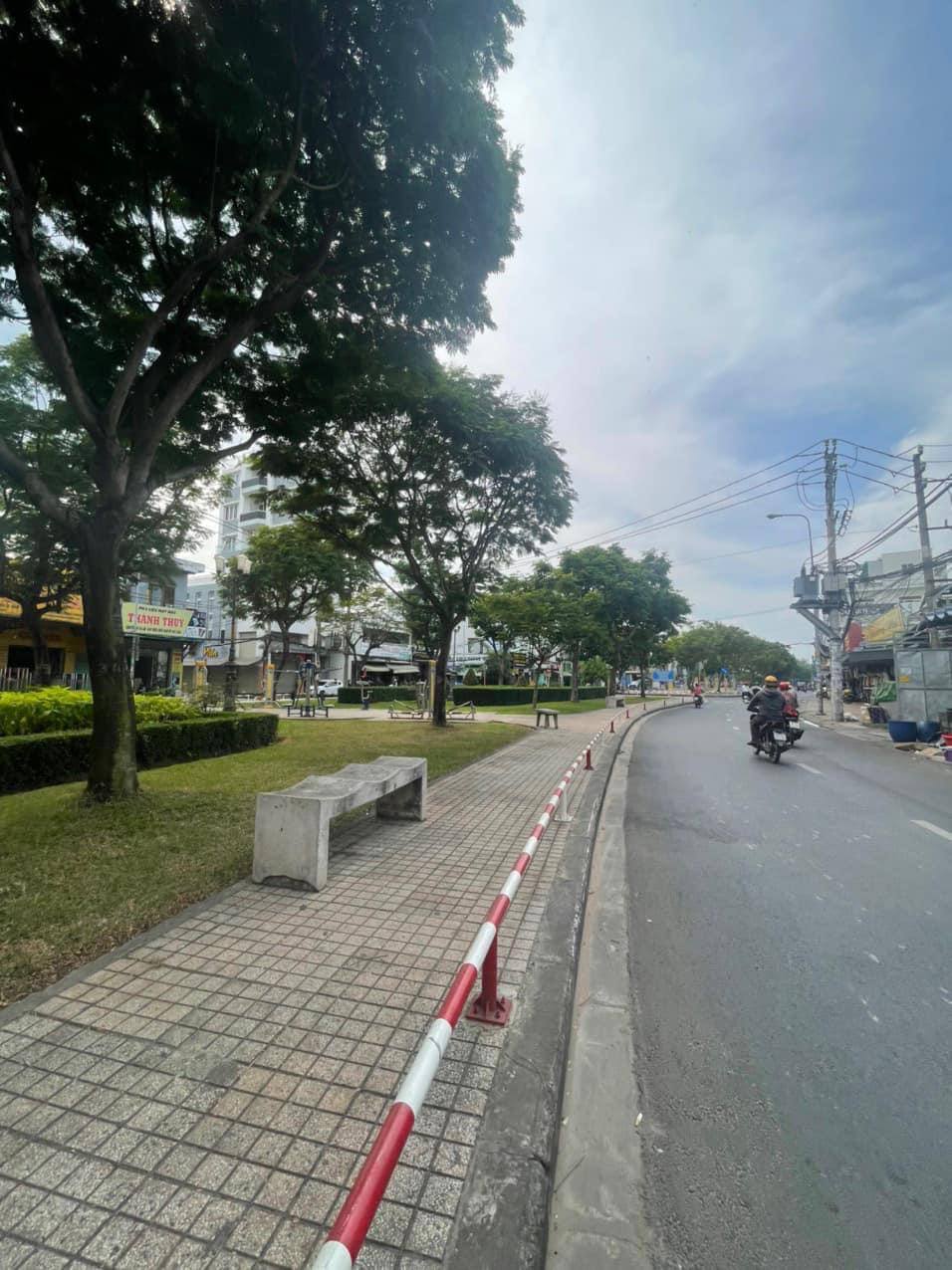 Bán nhà 4 tầng đường kênh nước đen, hẻm xe tải, 38m2 chỉ 4.6 tỷ