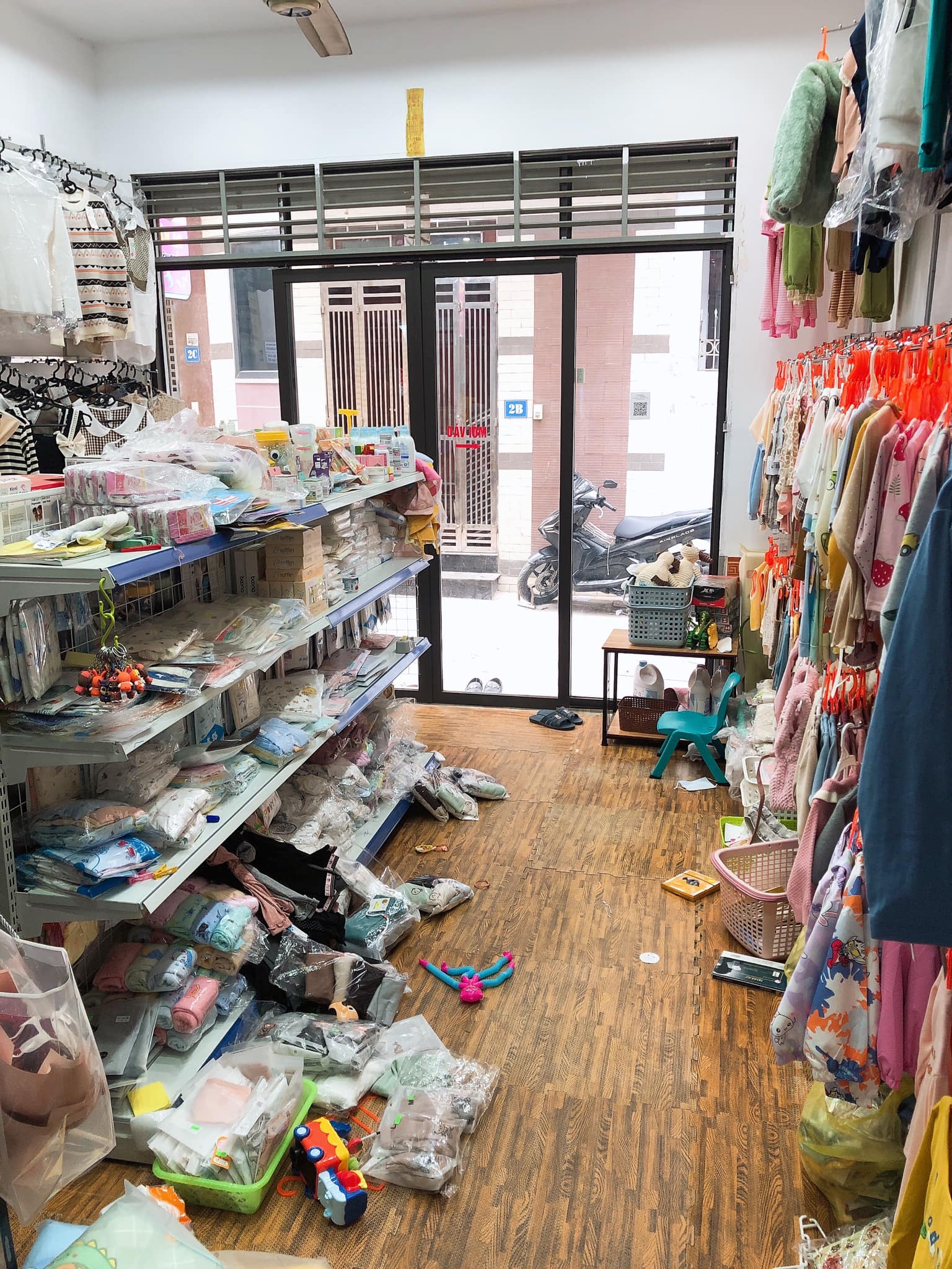 BÁN NHÀ XUÂN THỦY 47m2 x 4T 6,85 tỷ. OTO- KD- SÁT VÁCH ĐH SƯ PHẠM- NỞ HẬU 6,85 tỷ.