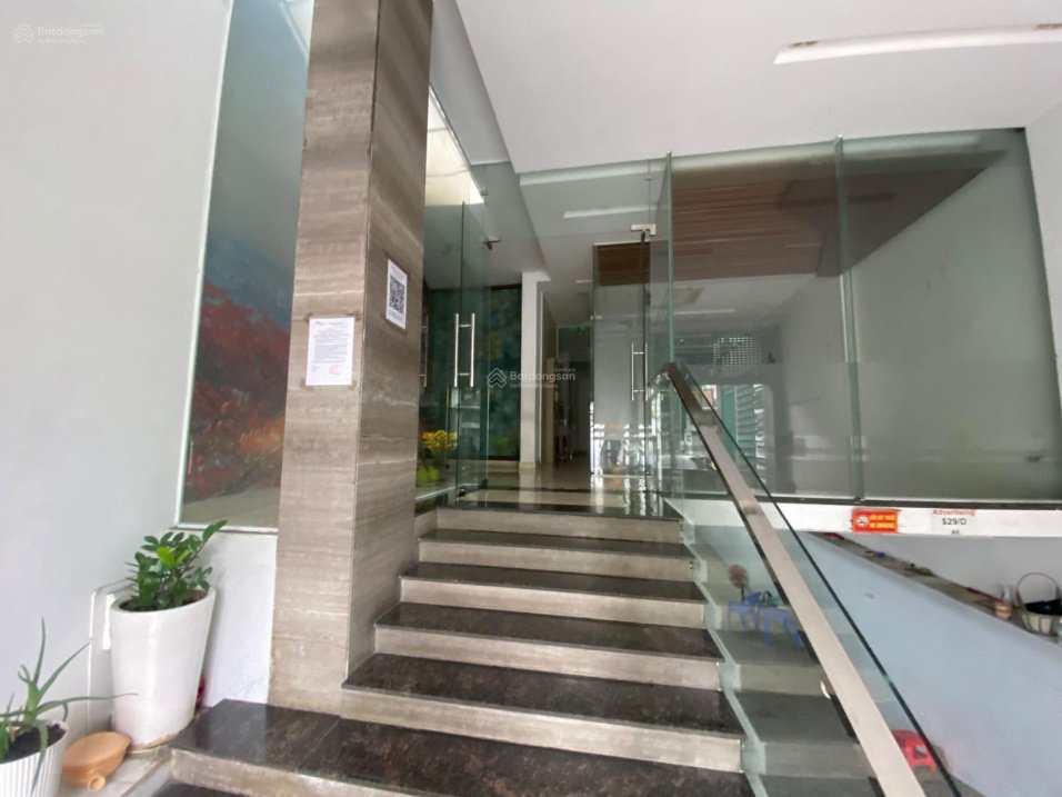 CHO THUÊ NHÀ MT Hai Bà Trưng P Tân Định Q 1 DT: 5 x 29 3 tầng giá 150 tr/t.