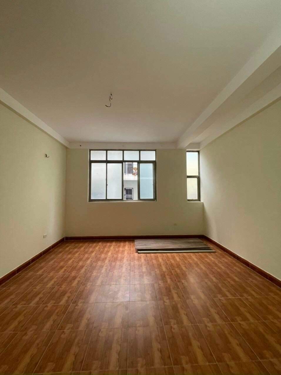 Bán Nhà Định Công - Quận Hoàng Mai Ô Tô Tránh - Lô Góc Kinh Doanh - 50M2 - Giá 8.8 Tỷ