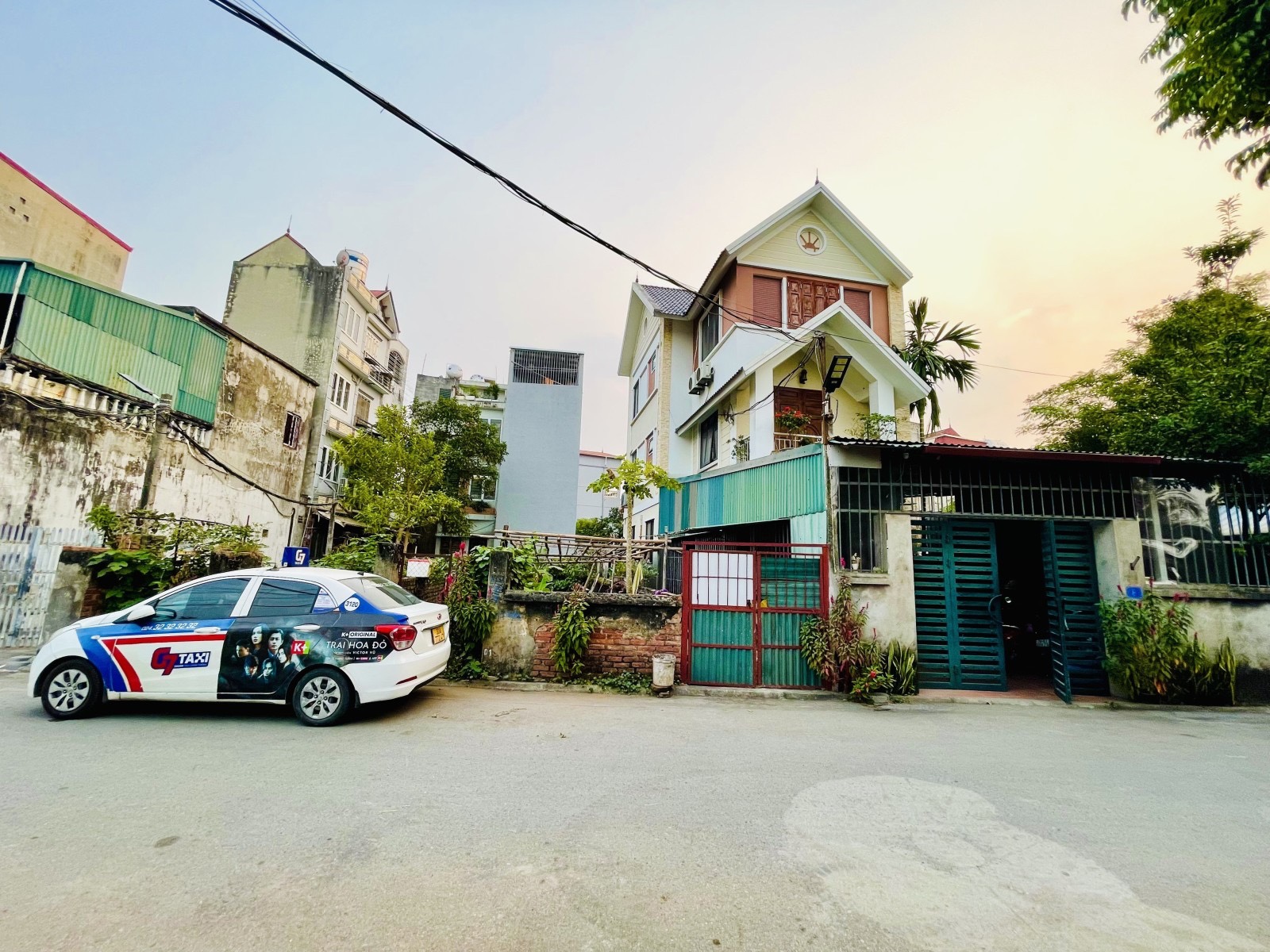 Bán Đất Ngọc Thụy 84m2 -MT 4,3- Gía 10,5 Tỷ.