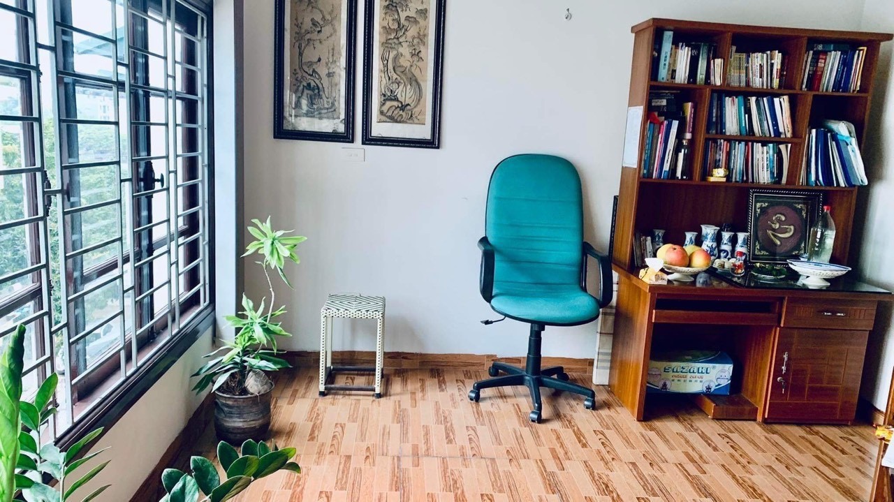 Cần Bán Gấp Nhà Ngọc Thụy-Sát Đường 40M Mới-4T- 37M2- rộng 5m -giá 5.28Tỷ.