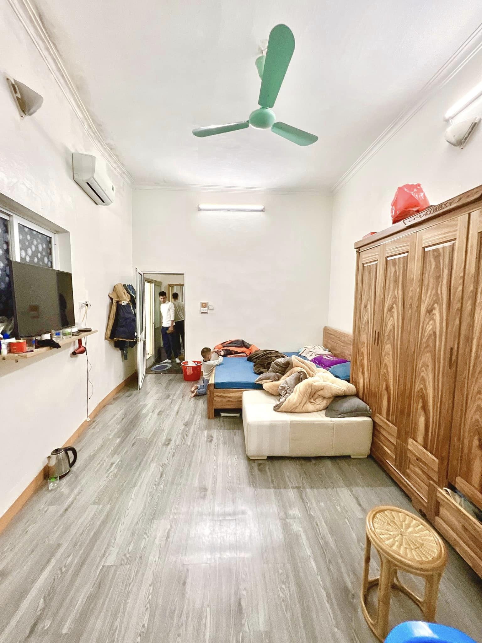 TRUNG TÂM ĐỐNG ĐA- LÔ GÓC 2 THOÁNG - NỞ HẬU - CÁCH Ô TÔ 20M- NHỈNH 4 TỶ