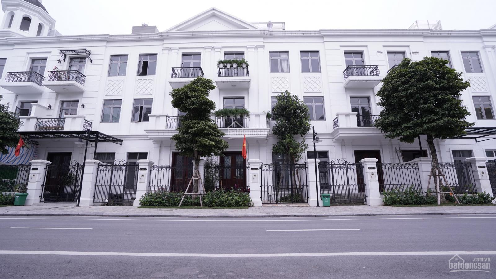 Bán liền kề NQ08 dự án Vinhomes Riverside The Harmony full nội thất. Liên  hệ: Bác Quyết 0984673999