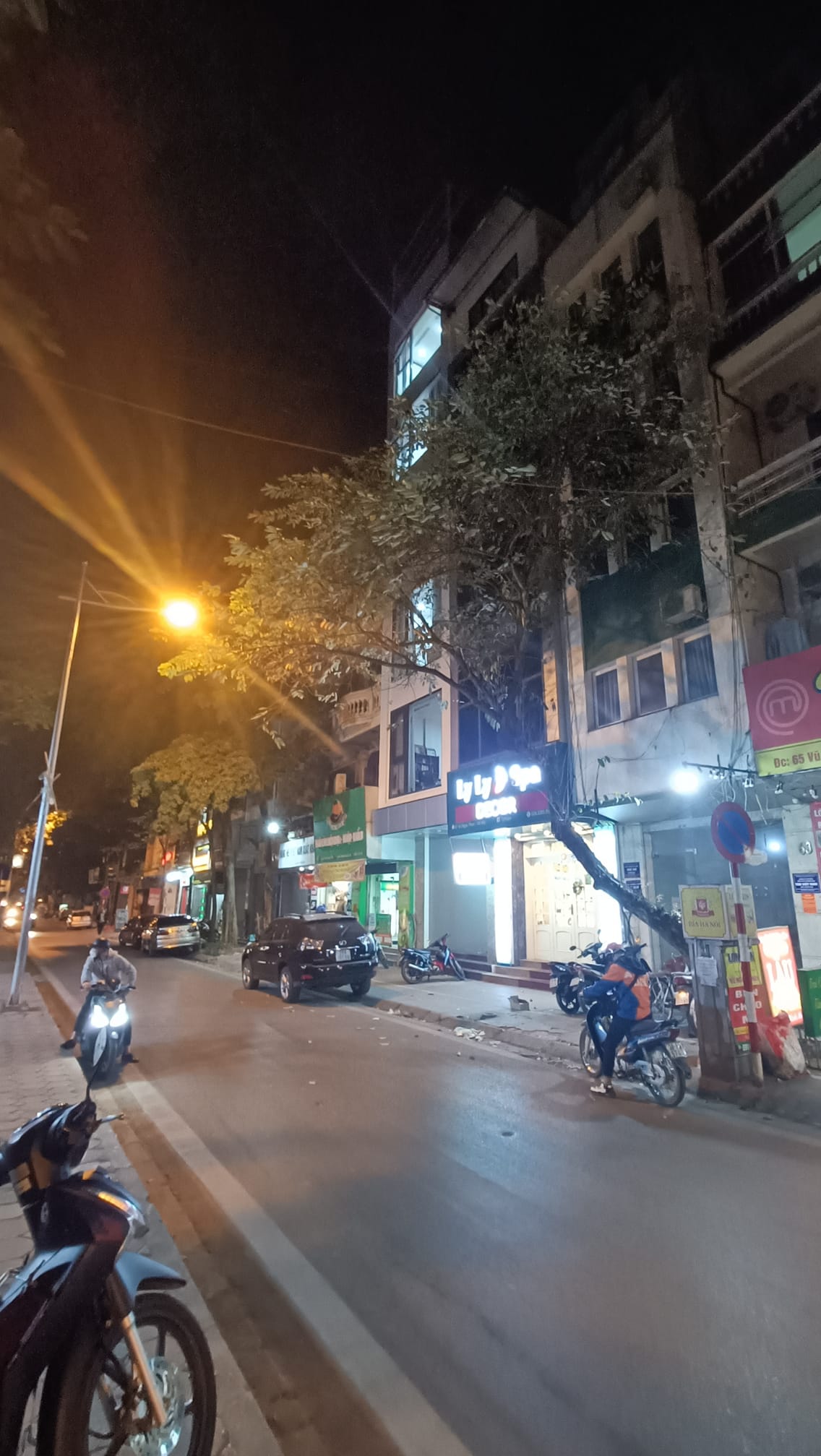 25 tỷ Nhà Lô Góc Mặt Phố Vũ Ngọc Phan 69m 7 tầng thang máy cho thuê 50tr/th