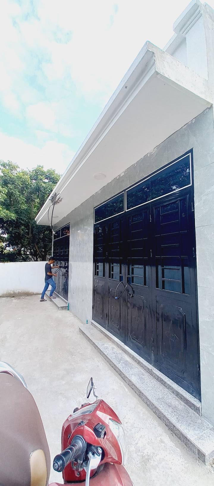 Nhà mới 50m sổ đỏ giá 1 tỷ, cách trạm bơm Yên Nghĩa về ở luôn