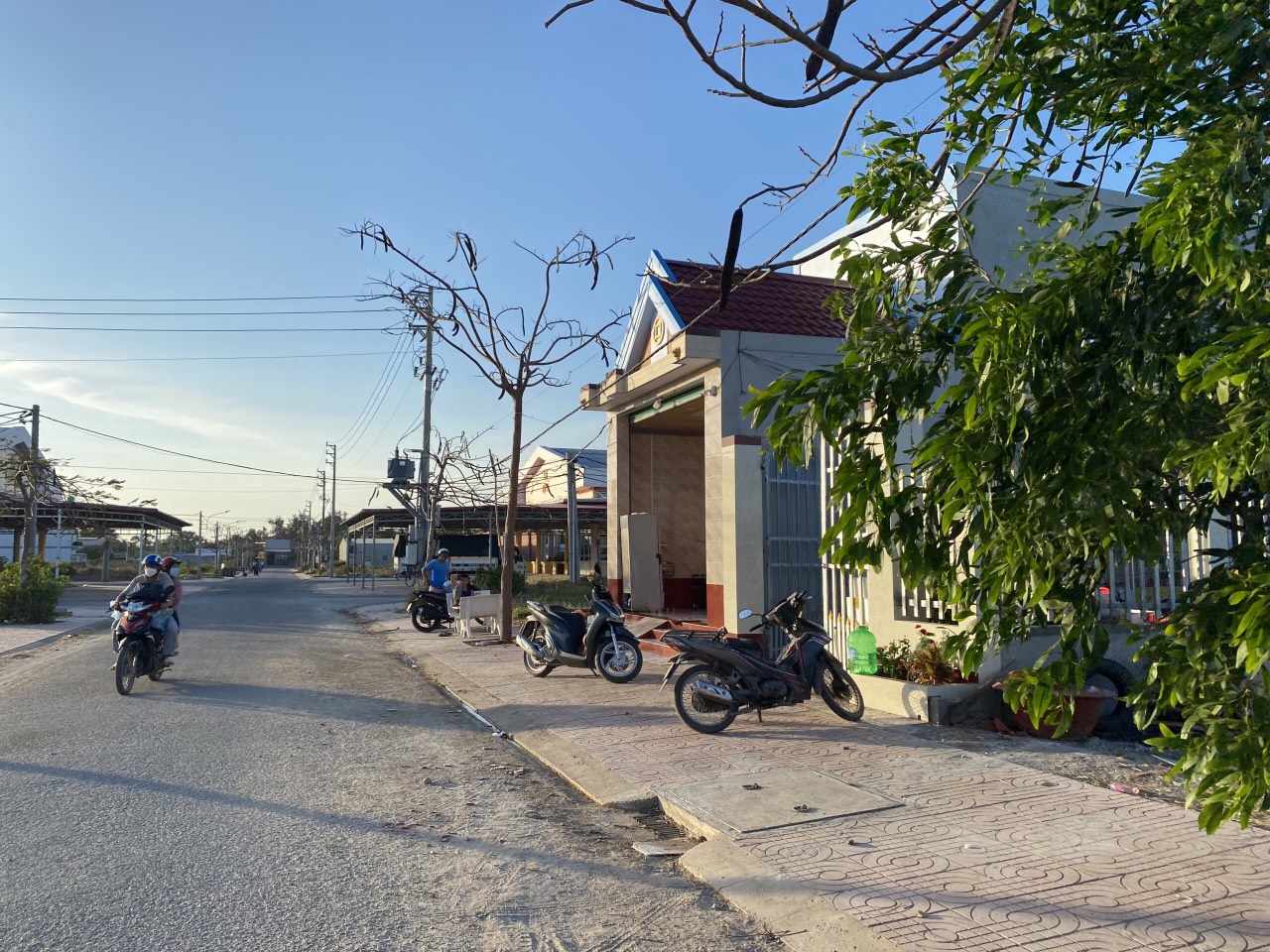 Bán Nền Mặt Tiền Chợ Thuận Tiện Kinh Doanh Mọi Ngành Hàng