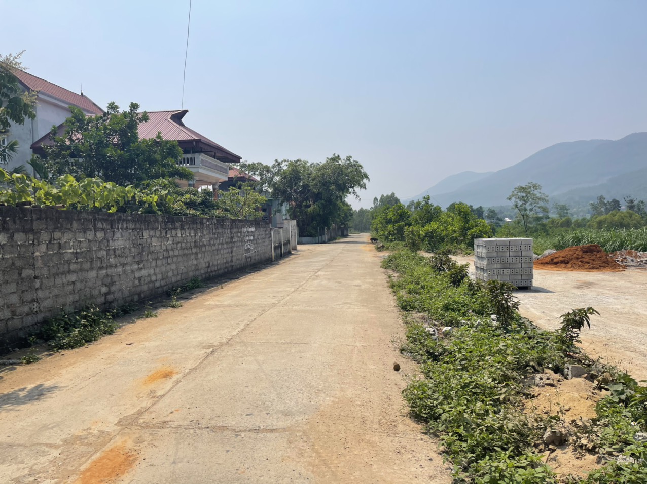 Đất hồ Phượng mao view hồ tuyệt đẹp phù hợp cho các nhà đầu tư làm homestay nghỉ dưỡng.