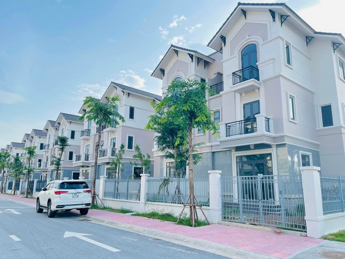 Chính chủ cần bán biệt thự 135m2, tiẹn ích đầy đủ, giữa TTTP Từ Sơn.