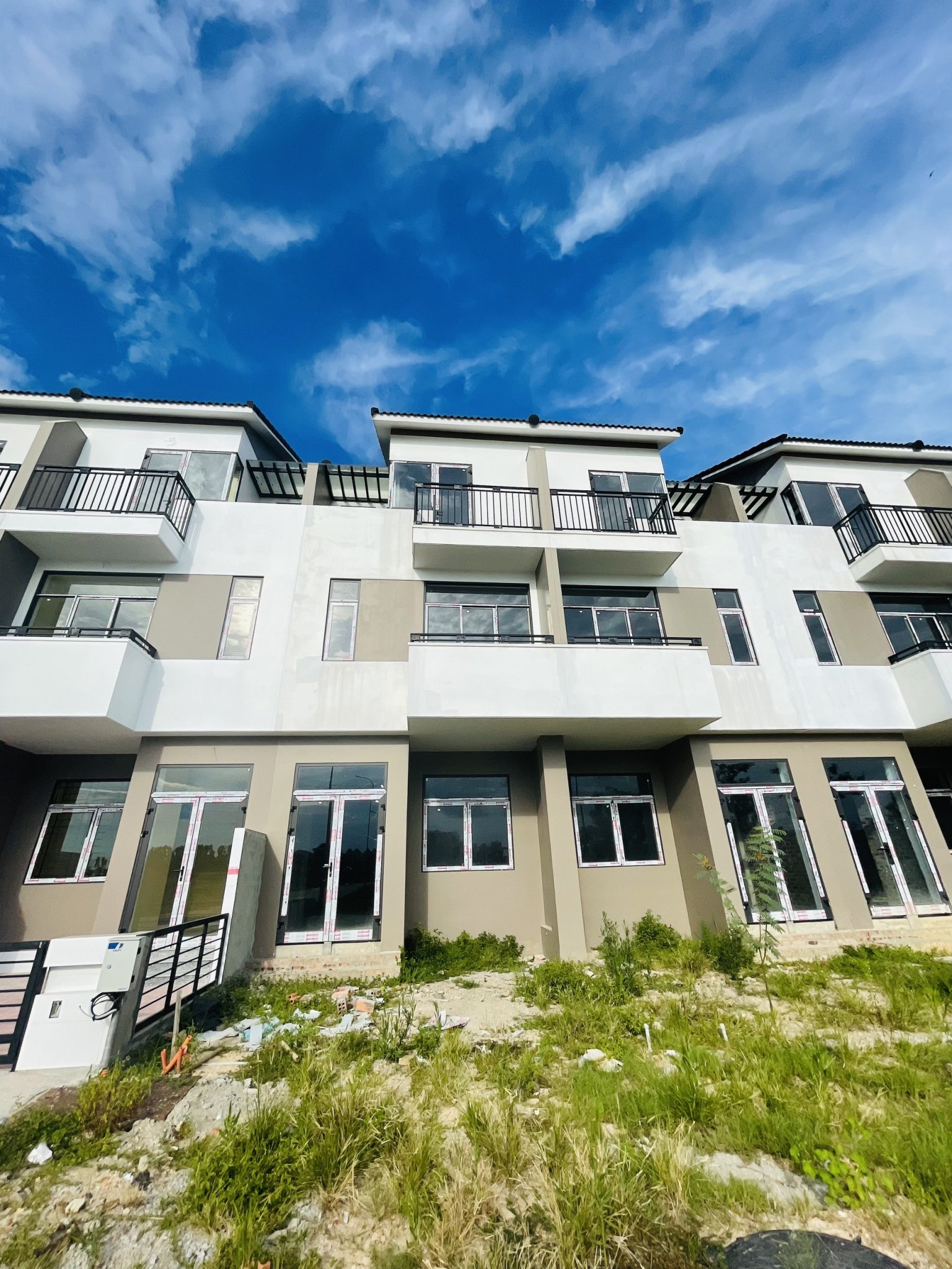 NHÀ LIỀN KỀ 80M2 - ROYAL PARK KHU C - GIÁ 3.1 TỶ SẬP SÀN