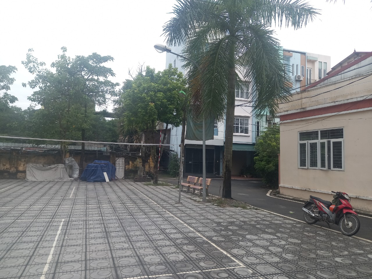 BÁN ĐẤT GIA QUẤT, LONG BIÊN 80M2 * MT 6,5M * 6,7 TỶ, Ô TÔ TẢI VÀO ĐẤT