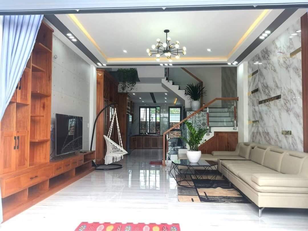 Thua đề thiếu nợ cần bán nhà đường Âu Cơ quận 11, 62m2, 1,37 tỷ gần chợ tiện kinh doanh