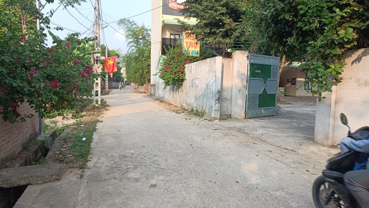 BÁM TRỤC CHÍNH CÁCH KHU CNC VÀI BƯỚC CHÂN DT 100M2 FULL THỔ CƯ