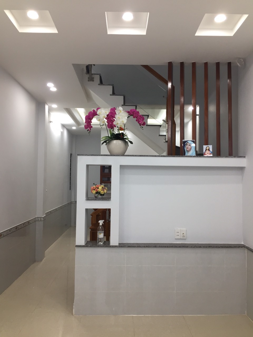 Định cư Úc cần bán nhà 2 căn sinh đôi HXH Âu Cơ, DT 7.2m x 14m. Gía chỉ 11.5 tỷ TL mạnh
