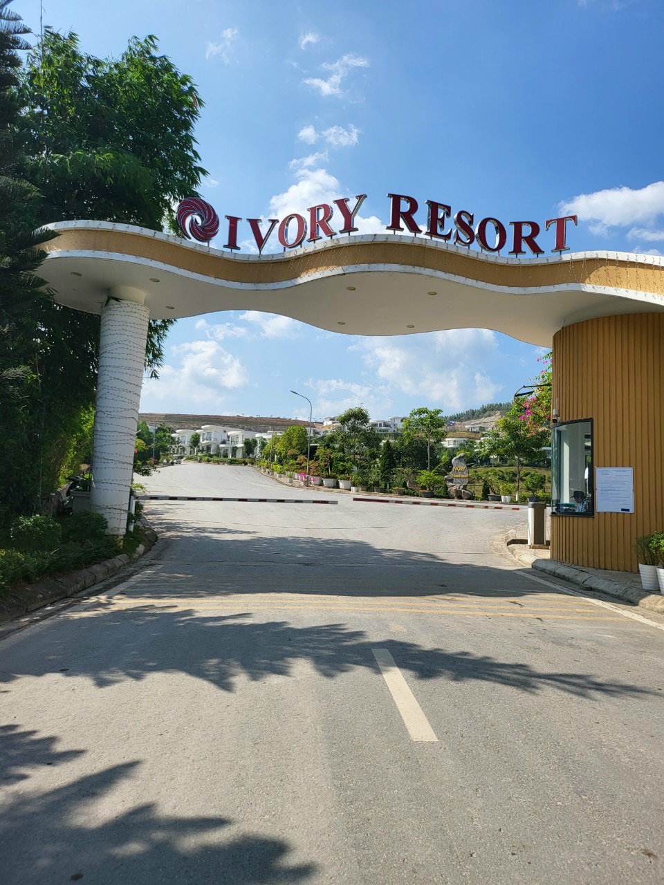 Bán đất gần dự án Hoà Bình Green Valley sẵn nhà mái thái 2 tầng giá chưa đến 1 triệu/m2 gần QL6