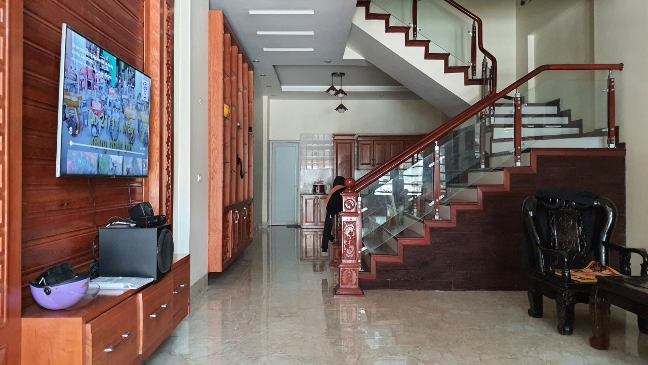 Cần bán nhà 3 tầng mặt đường mới phường Mường Thanh, thành phố Điện biên Phủ