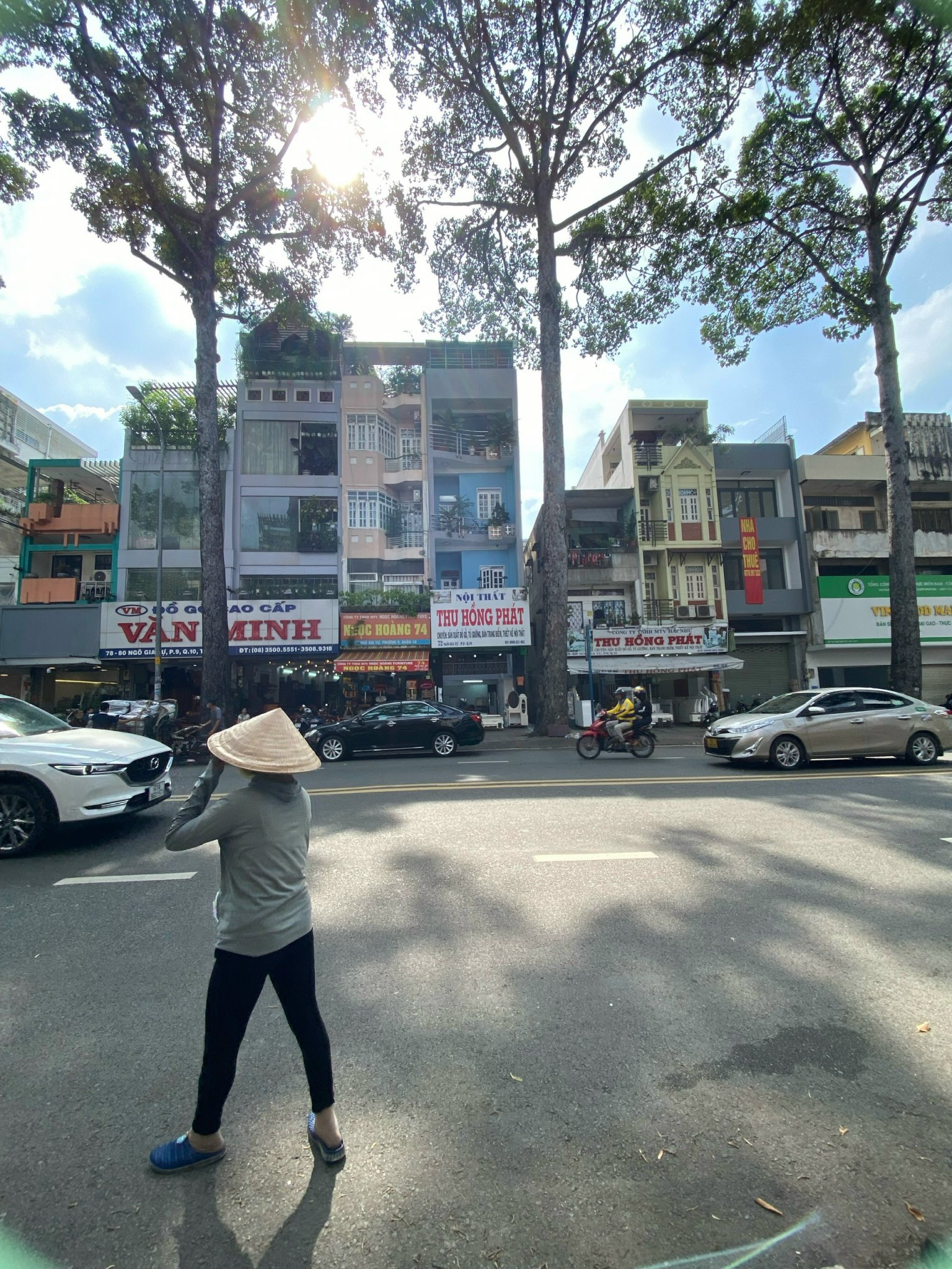 Kẹt nợ nên bán gấp Mặt tiền 3/2 diện tích 5,5 x 21 , có hẻm hậu 5m, Trệt 3 lầu , giá 28,5 tỷ