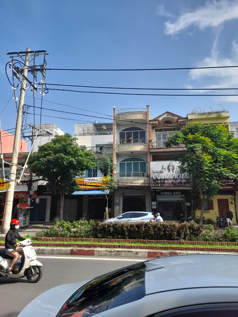 Bán nhà Lạc Long Quân, 4 x20. 3 lầu chỉ 12 tỉ 2 vẫn bớt lộc