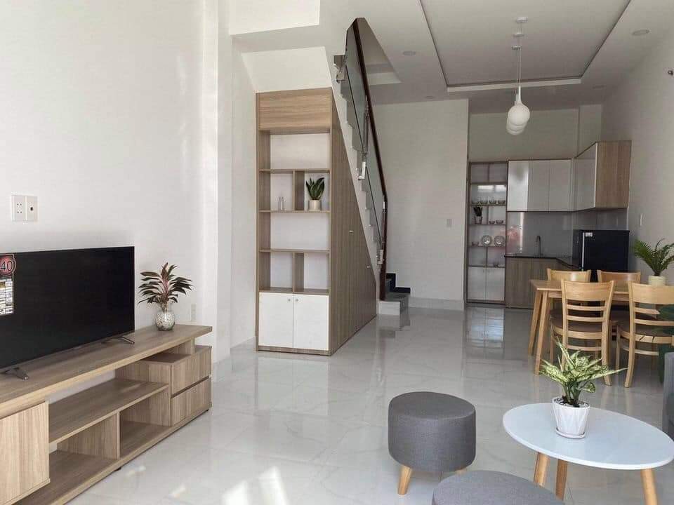 Gia đình tôi KD thua lỗ cần bán nhà đường Tôn Đản, Quận 4 68m2, 1 tỷ 450 triệu SHR, gần trường ĐH