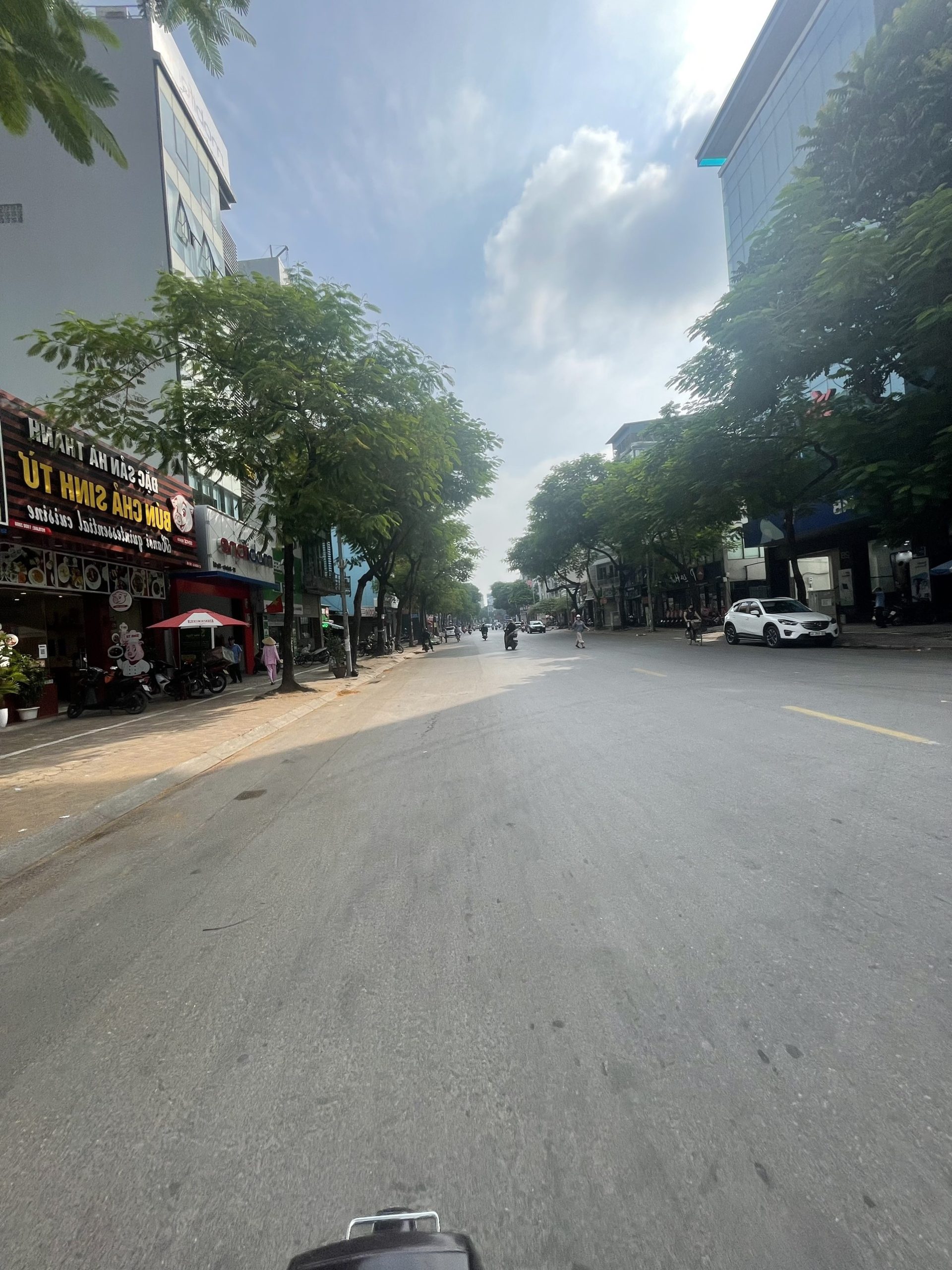 Bán nhà ngõ 28 Xuân La Tây Hồ, Phân Lô Ô Tô Tránh, Tiện ích đầy đủ, Ở cực sướng.