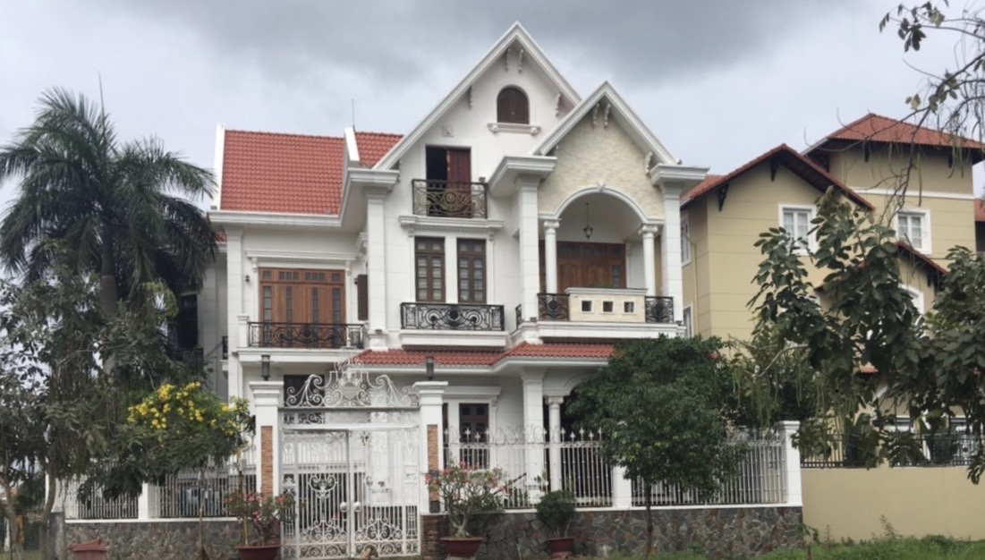 Siêu biệt thự ven sông đường Nguyễn Văn Hưởng, Thảo Điền, Quận 2. DT 20x20m - Hầm 3 lầu. Giá 130 tỷ