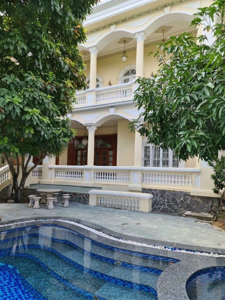 Biệt thự đẳng cấp phong cách Pháp, Thảo Điền, Quận 2. DT: 30x40m (1155m2). Hầm 3 lầu. Giá 185 tỷ