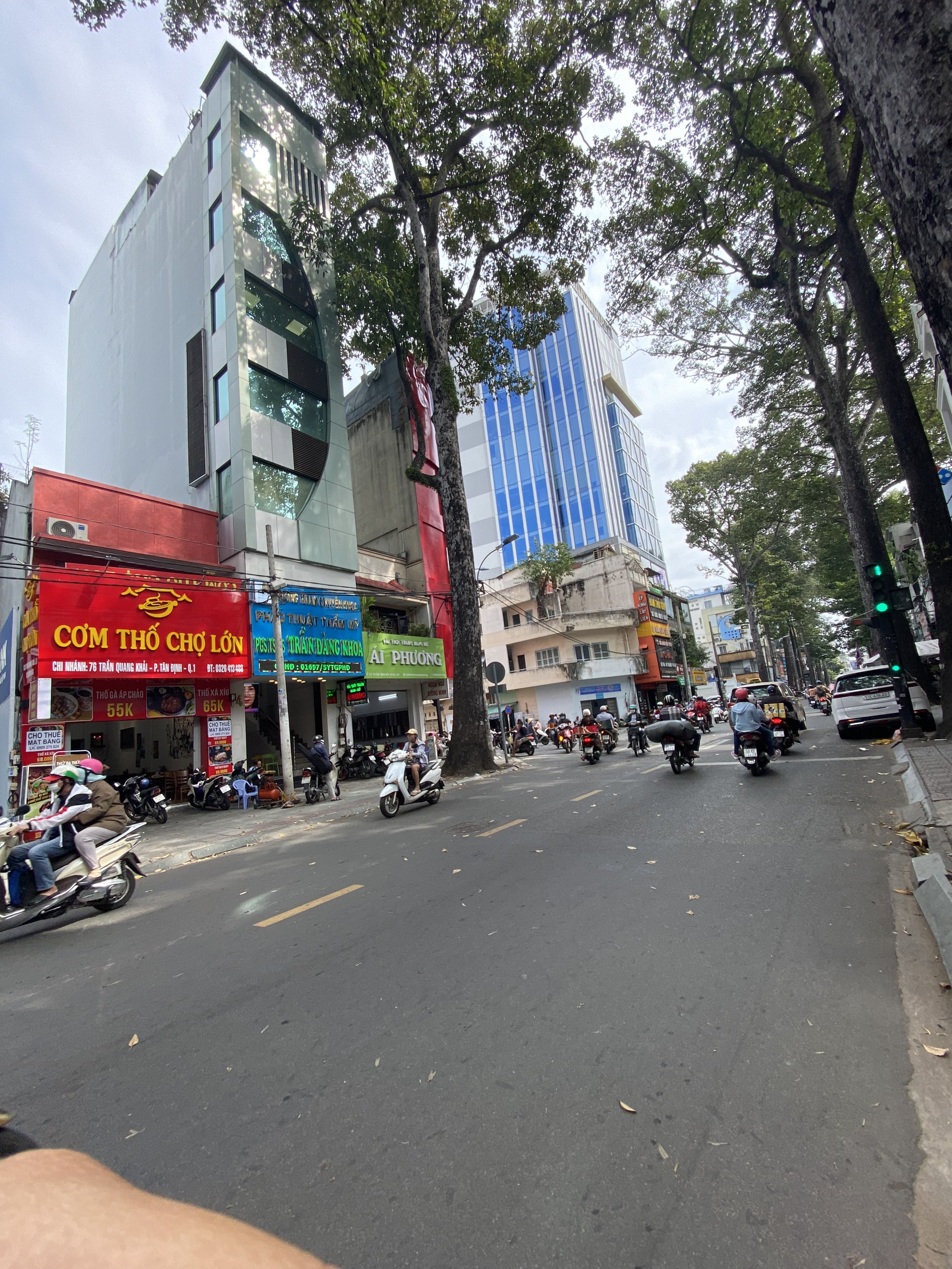 kẹt nợ bán gấp Góc 2 mặt tiền Cô Giang, Quận 1, 130m2 đất giá bán chỉ 28,5 tỷ