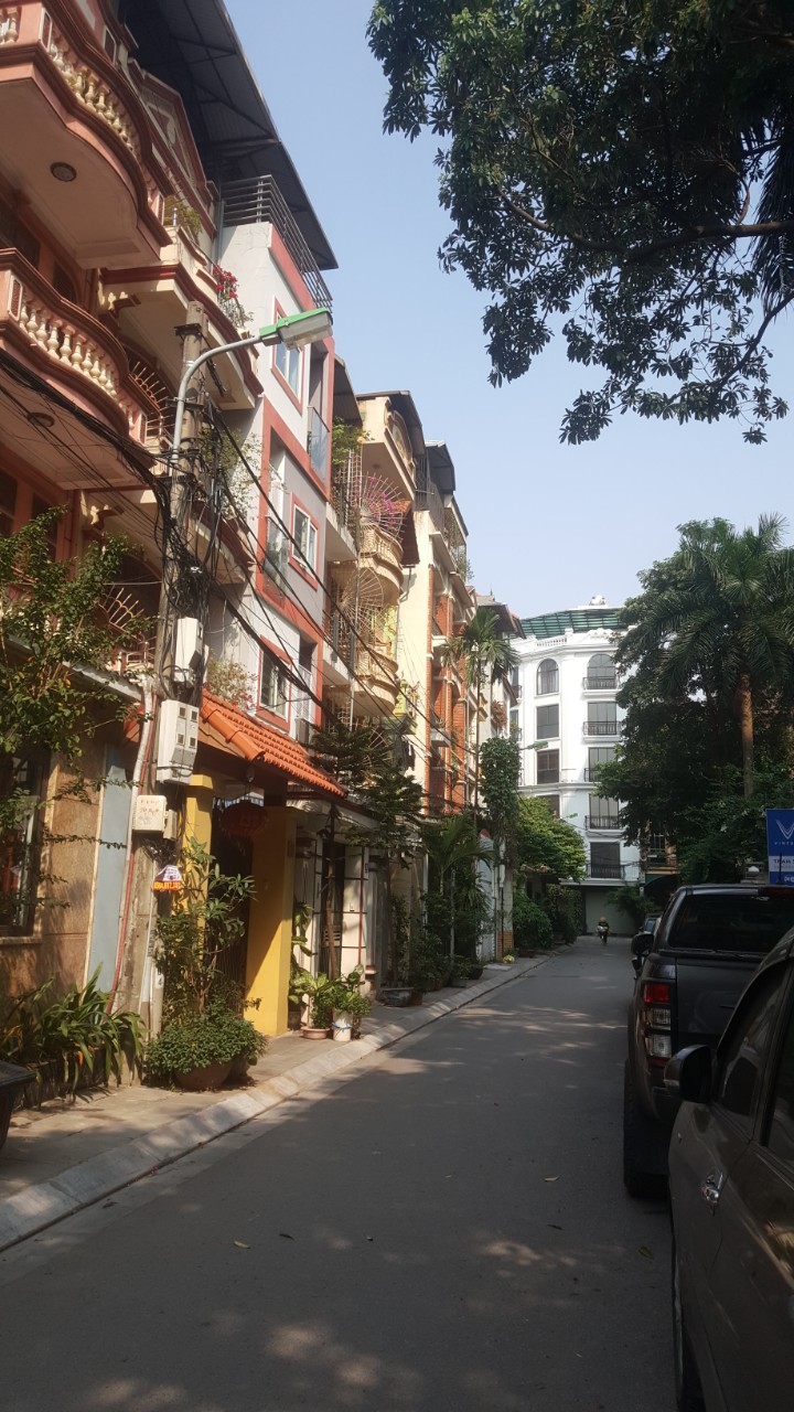 BÁN NHÀ NGUYỄN KHÁNH TOÀN PHÂN LÔ CÁN BỘ, GARA 7 CHỖ, NHÀ ĐẸP, 2 THOÁNG SẴN Ở NGAY