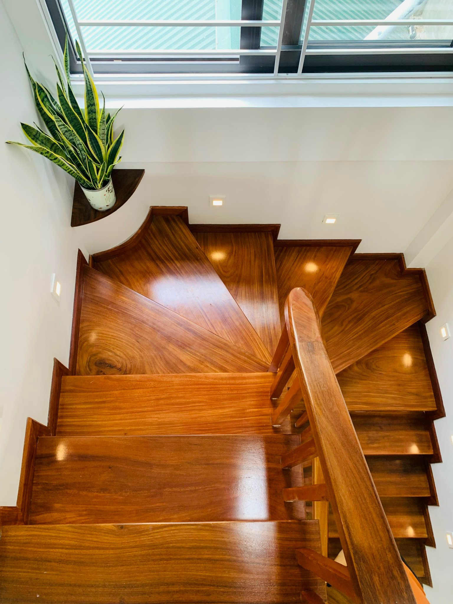 Bán nhà Văn Hội, Đức Thắng, Bắc Từ Liêm. Nhà 5 tầng thông số đẹp, nhà mới ở ngay đón tết.