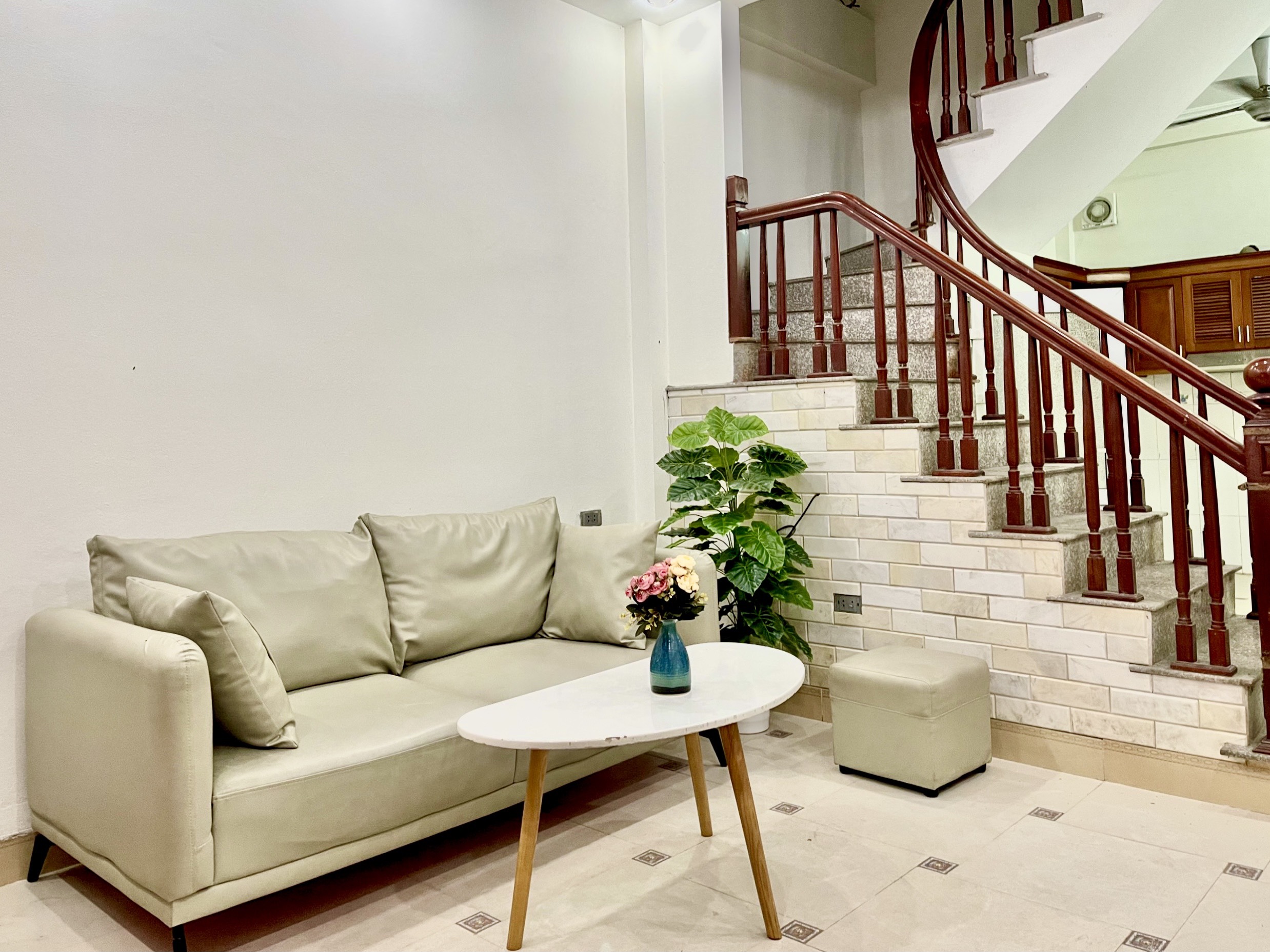 BÁN NHÀ CẦU DIỄN 35M2 – 5 TẦNG ĐẸP – GIÁ 3.8 TỶ - Ở LỘC, Ô TÔ ĐỖ SÁT NHÀ