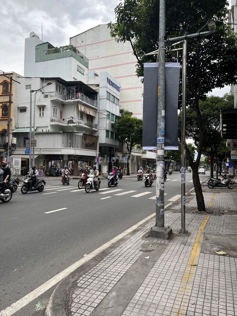 Cho thuê nhà mt đường Lê Hồng Phong, p10, quận 10. giá 40 triệu