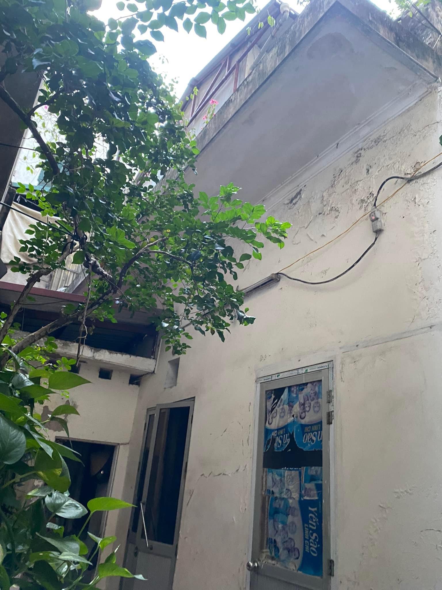 BÁN ĐẤT TẶNG NHÀ 2 TẦNG, Ô TÔ ĐỖ CỬA, 30M RA MẶT PHỐ THUỴ KHUÊ, VỊ TRÍ ĐẸP GIÁ ĐẦU TƯ.