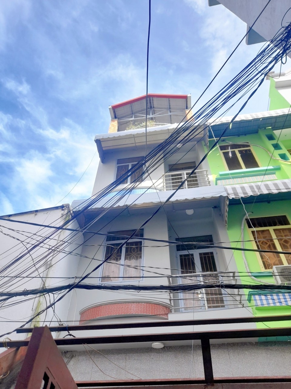 Bán nhà ĐƯỜNG VƯỜN CHUỐI QUẬN3, dt 23m 4 tầng giá mùa bóng 3,9 tỷ