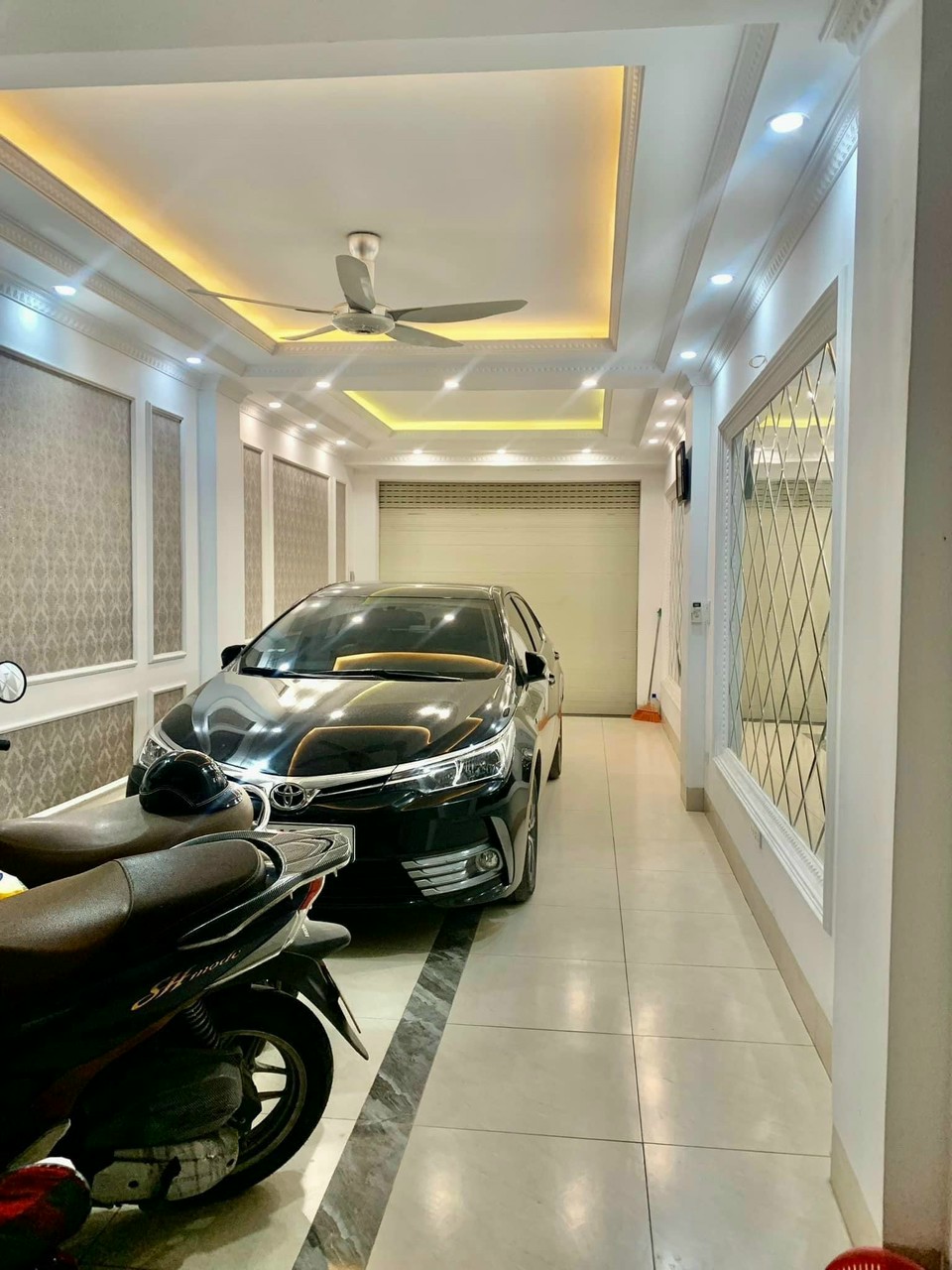 Bán Nhà Việt Hưng, Long Biên 42m2,4T, giá 7,5 tỷ (nhà đẹp, ngõ ôtô tránh, ôtô vào nhà)