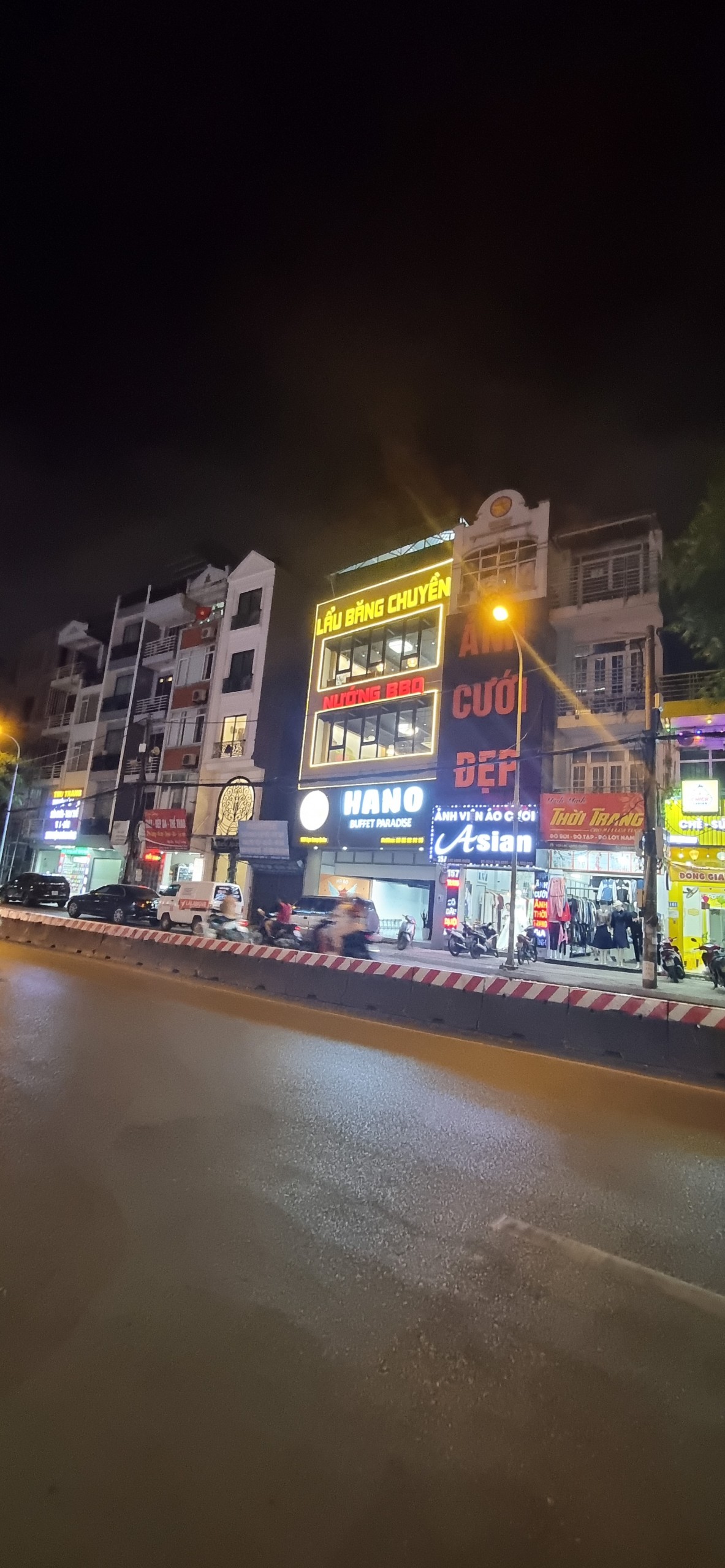 HIẾM…BÁN NHÀ MẶT PHỐ LẠC LONG QUÂN , CẦU GIẤY, VỊ TRÍ ĐẮC ĐỊA ,KINH DOANH SẦM UẤT. DT LỚN 150M . GIÁ 58TY !