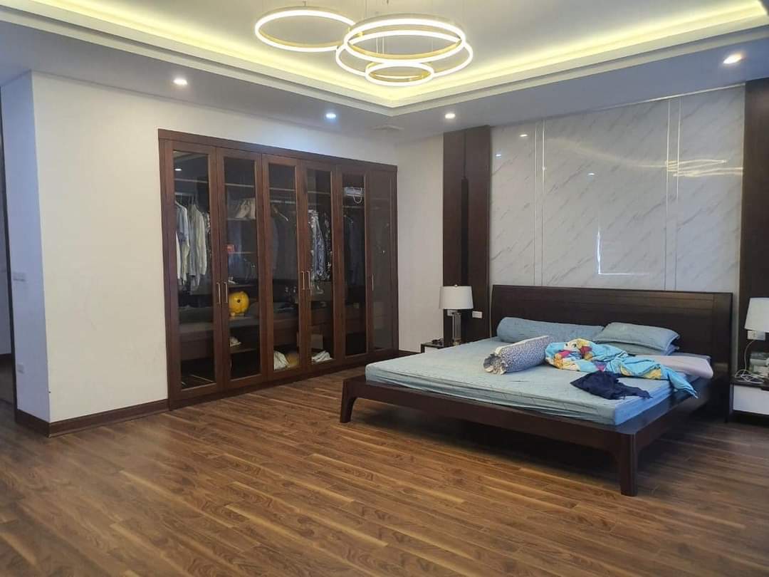 Bán Biệt thự 196m2 Nguyễn Huy Tưởng - Nguyễn Tuân TX Hà Nội