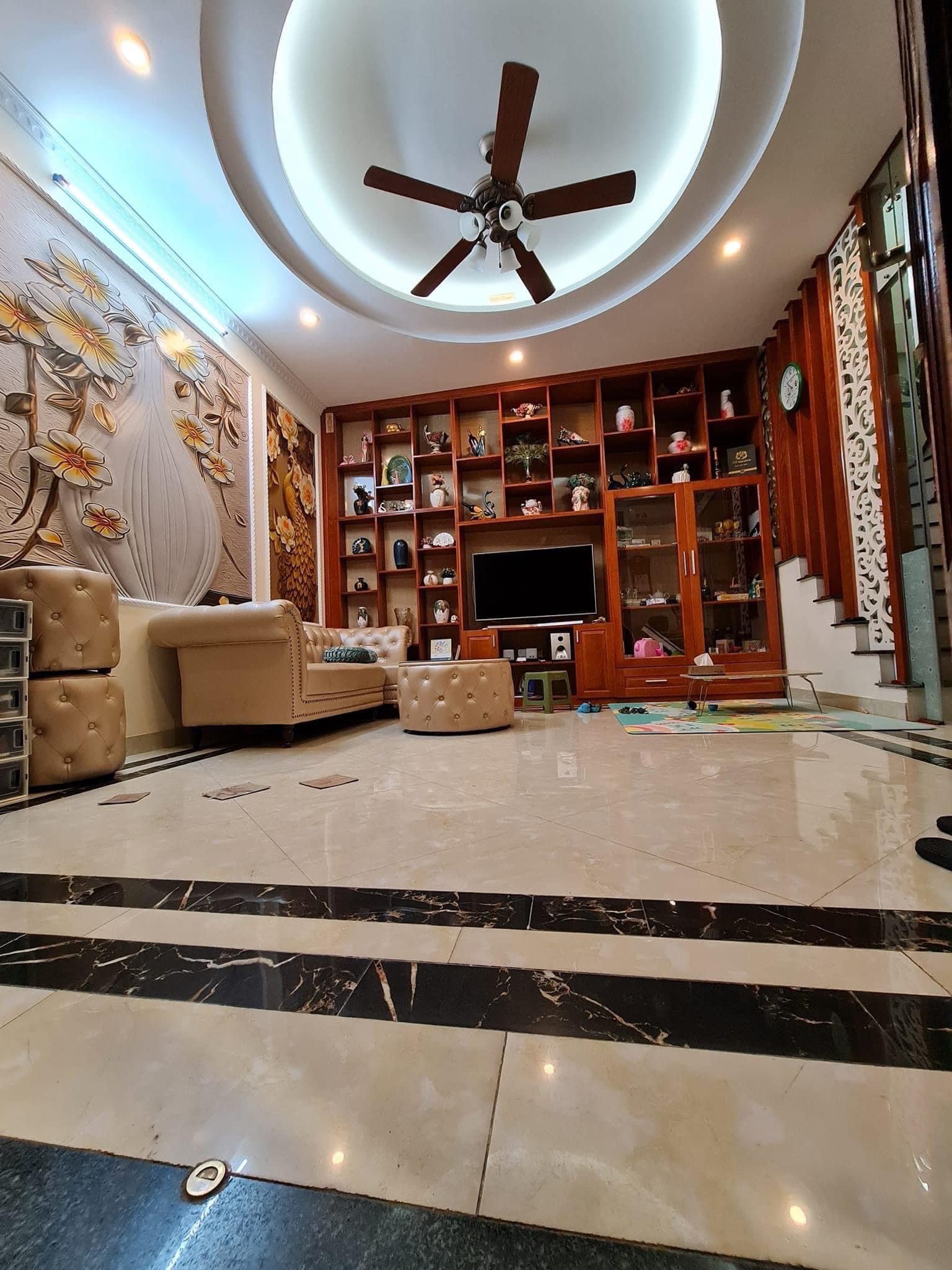 Bán nhà riêng Phố Minh Khai - Hai Bà Trưng 50m2 MT 5m Kinh Doanh, Ô Tô vào nhà SĐCC.