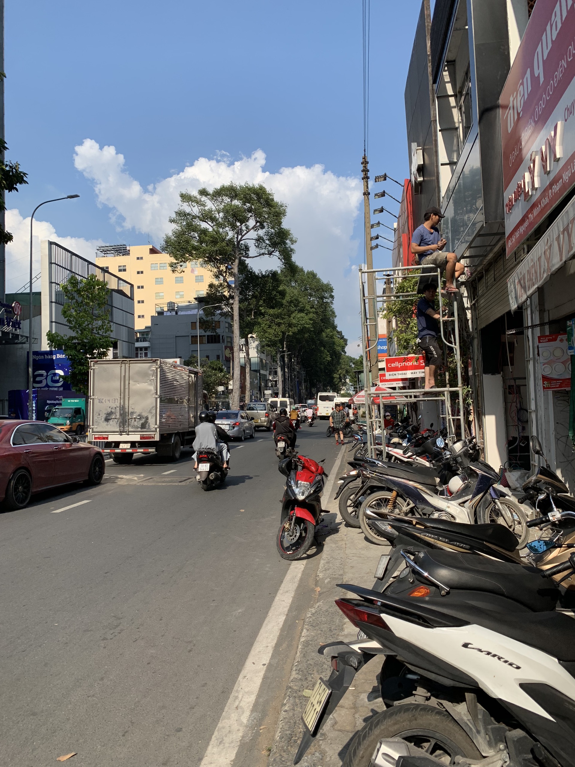 SANG GẤP TIỆM BÁNH MẶT TIỀN QUẬN 1 ĐANG KINH DOANH TỐT