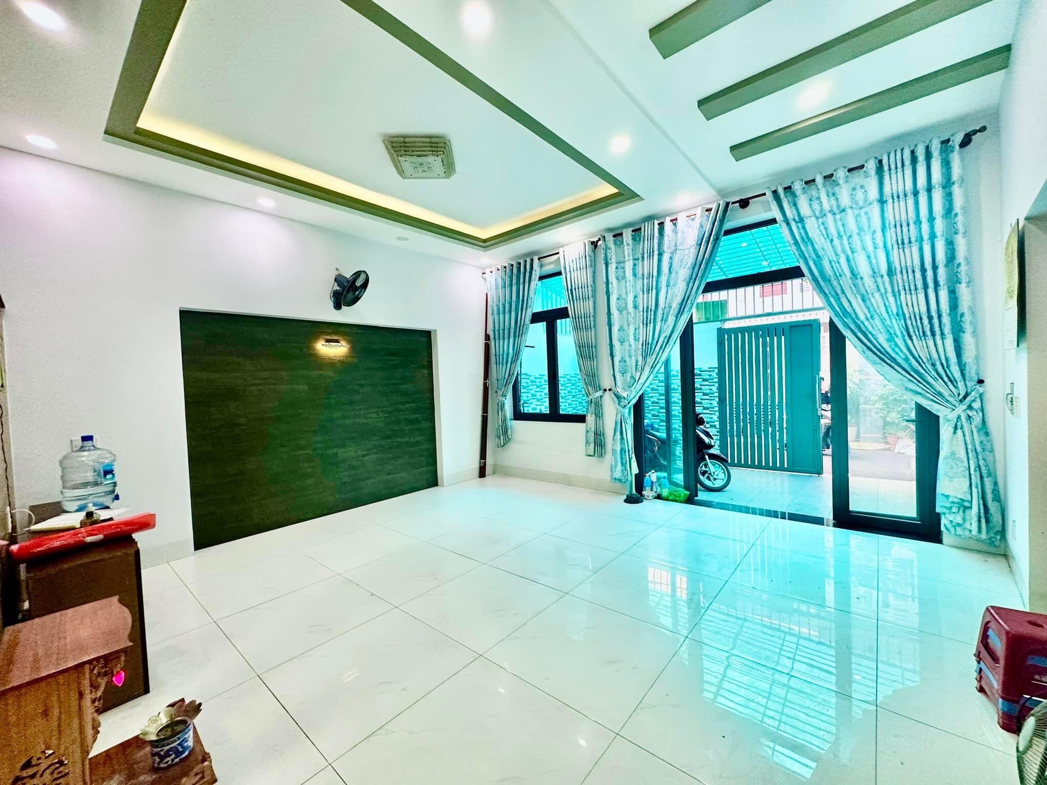 NHÀ ĐẸP LŨY BÁN BÍCH- NGANG HƠN 6M- HẺM XE HƠI- 100M2- CHỈ 8.9 TỶ