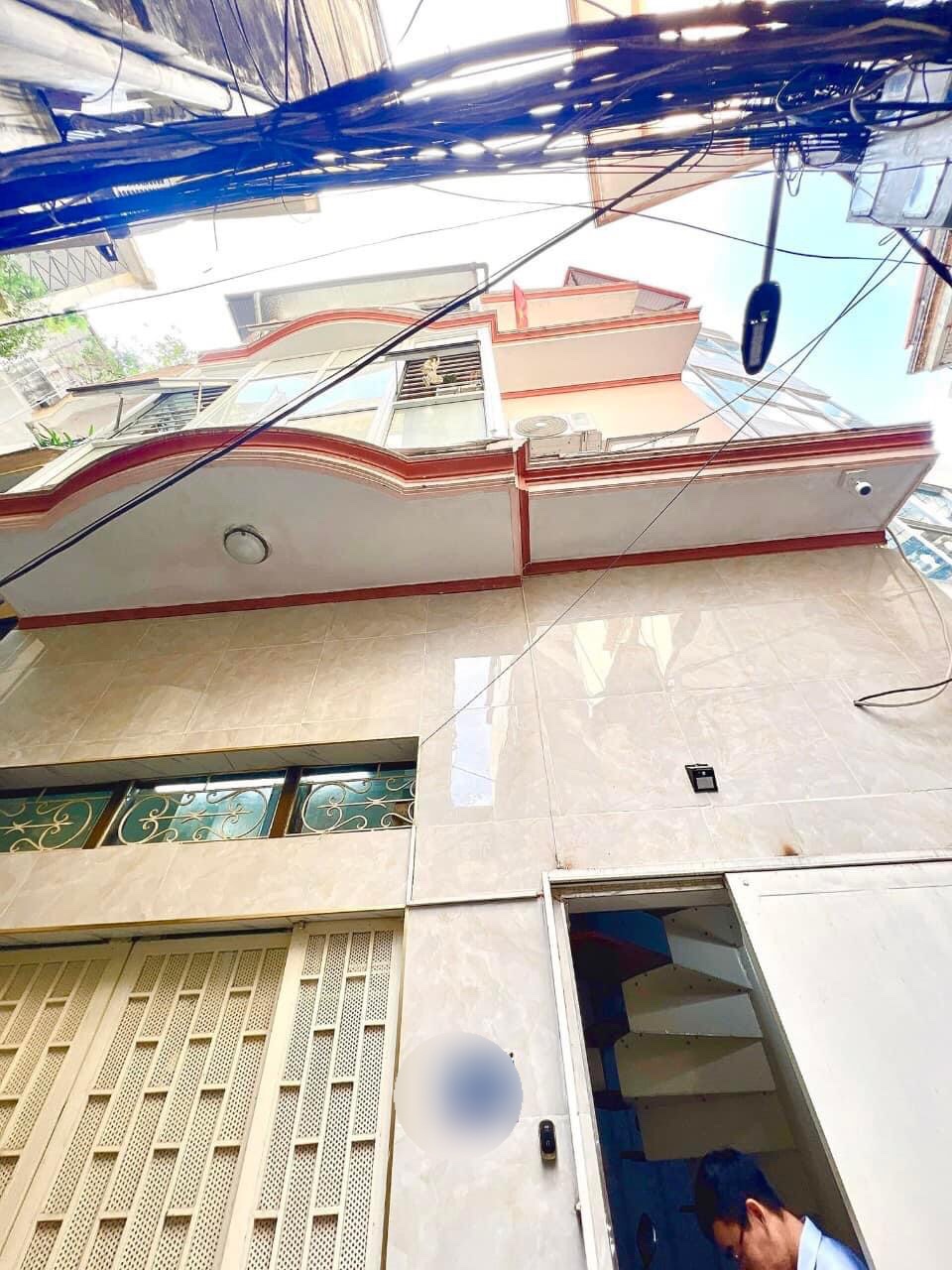 BÁN NHÀ ĐƯỜNG LÁNG, HIỆN ĐẠI, 40M* 4 TẦNG, MT 5,6M, GIÁ 3,65 TỶ CÓ BỚT