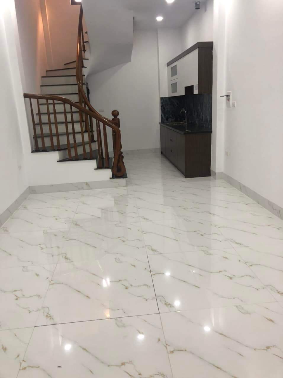 BÁN NHÀ THƯỢNG NHỈNH 2 TỶ - Ô TÔ ĐỖ SÁT NHÀ - GẦN TRƯỜNG, GẦN CHỢ - TƯƠNG LAI TĂNG GIÁ MẠNH