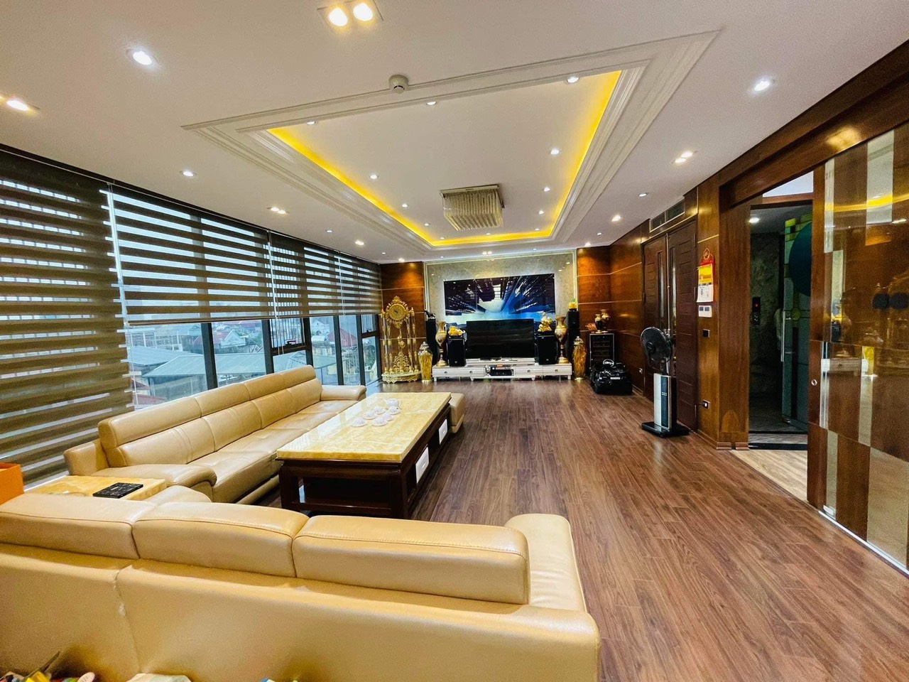 HIẾM!! Siêu Phẩm Mặt Phố Đào Tấn 6 Tầng Thang Máy, Vị Trí ĐẸP, KINH DOANH Đỉnh, 75m2, Nhỉnh 50Tỷ.